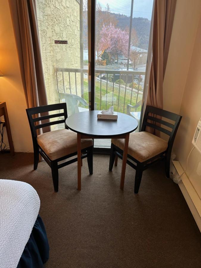 Wessex Inn By The Sea Cowichan Bay Extérieur photo