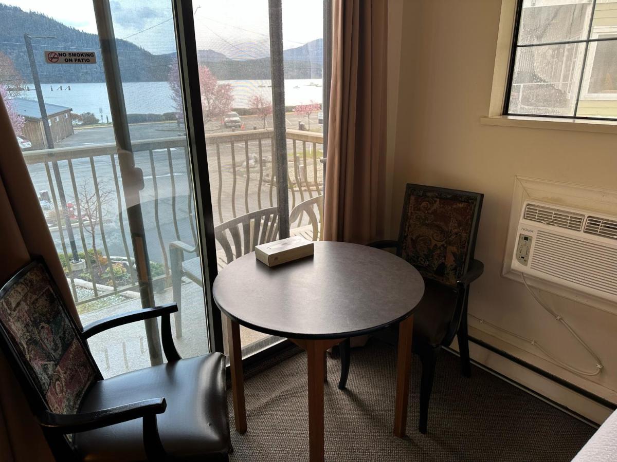 Wessex Inn By The Sea Cowichan Bay Extérieur photo