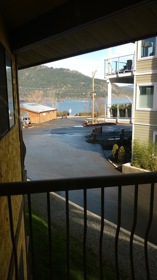 Wessex Inn By The Sea Cowichan Bay Extérieur photo