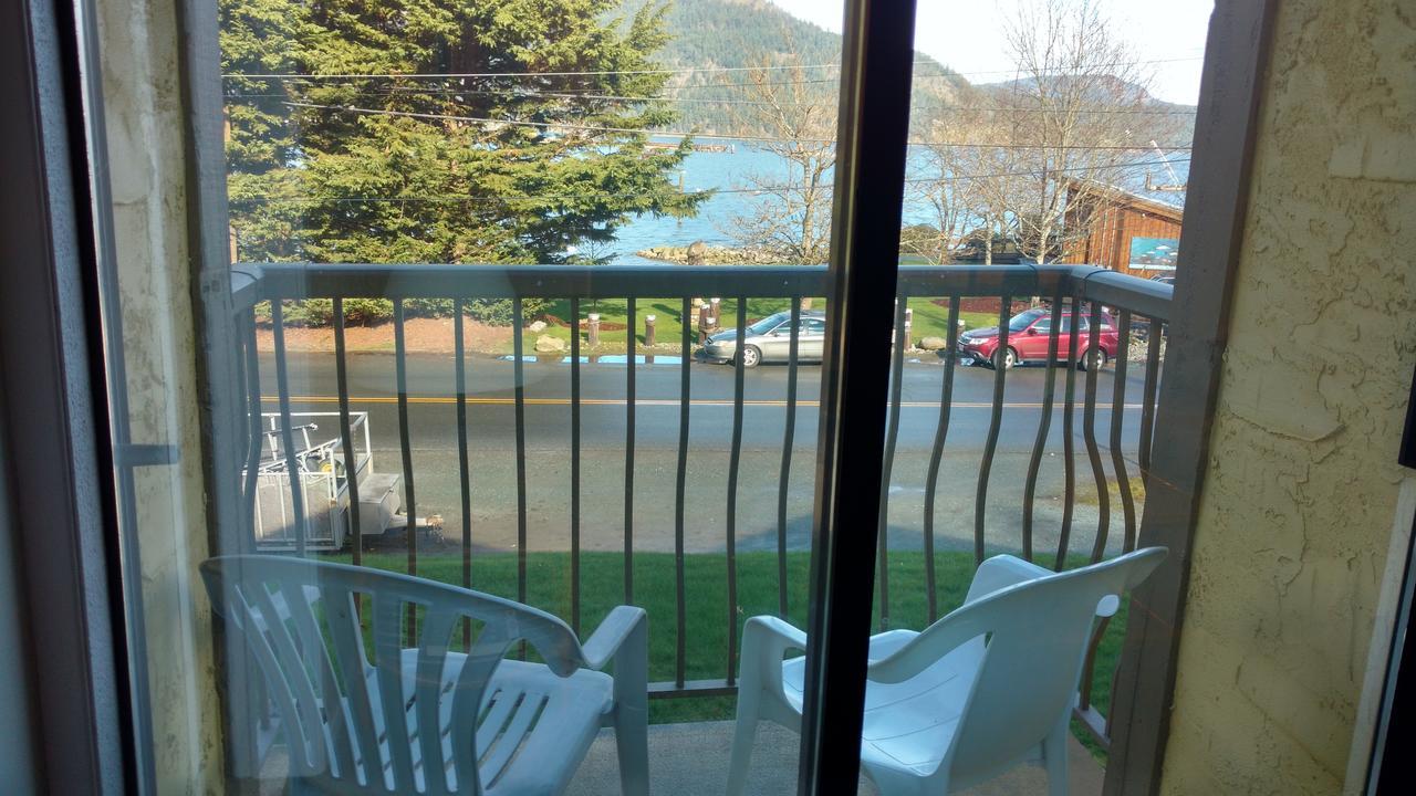 Wessex Inn By The Sea Cowichan Bay Extérieur photo