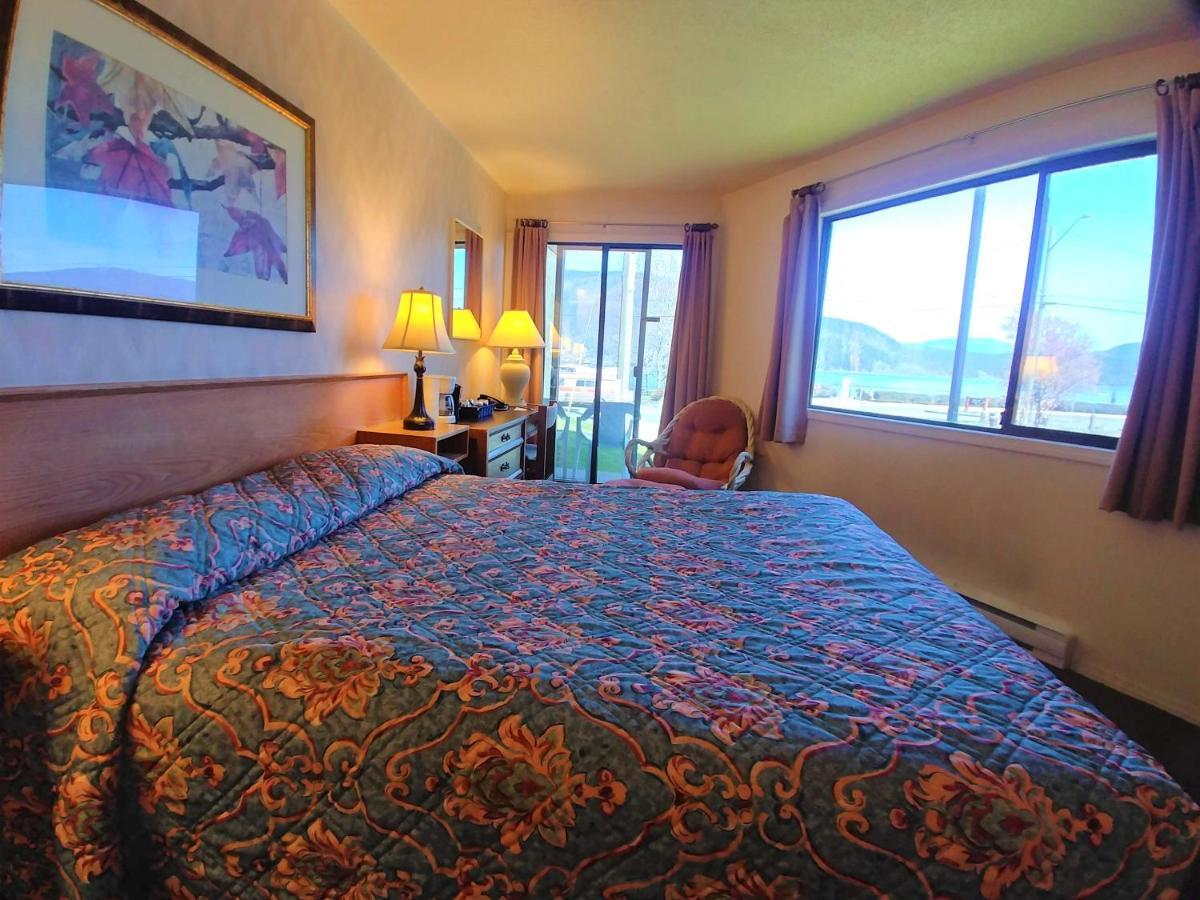 Wessex Inn By The Sea Cowichan Bay Extérieur photo